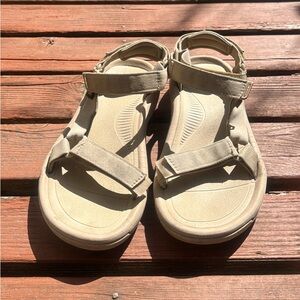 Teva Hurricane XLT2 W9